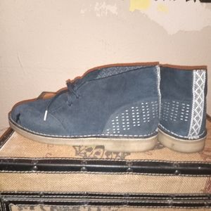 CLARKS ORIGINALS size (6) color (Blue)